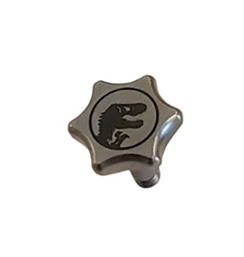 Le viti di smontaggio oversized per leve Henry consentono una facile rimozione della leva per la pulizia e il cambio con leve a grande anello per mani guantate.